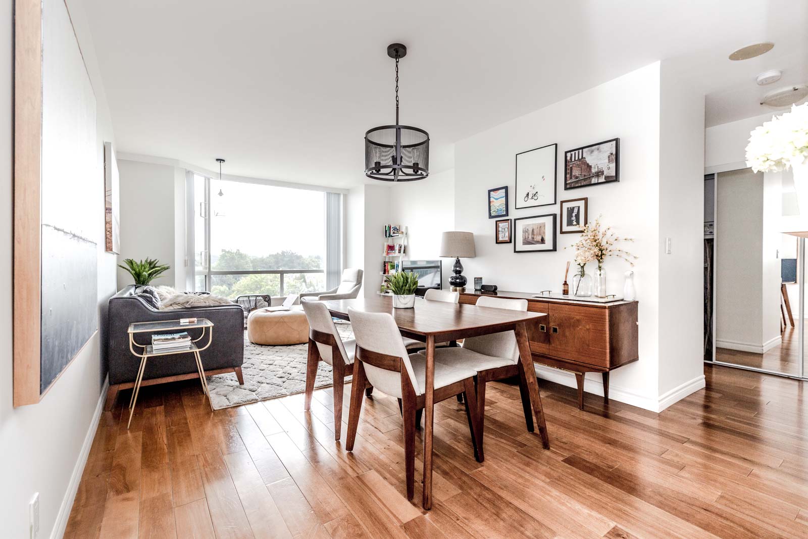 Dining room in Ash street rental property