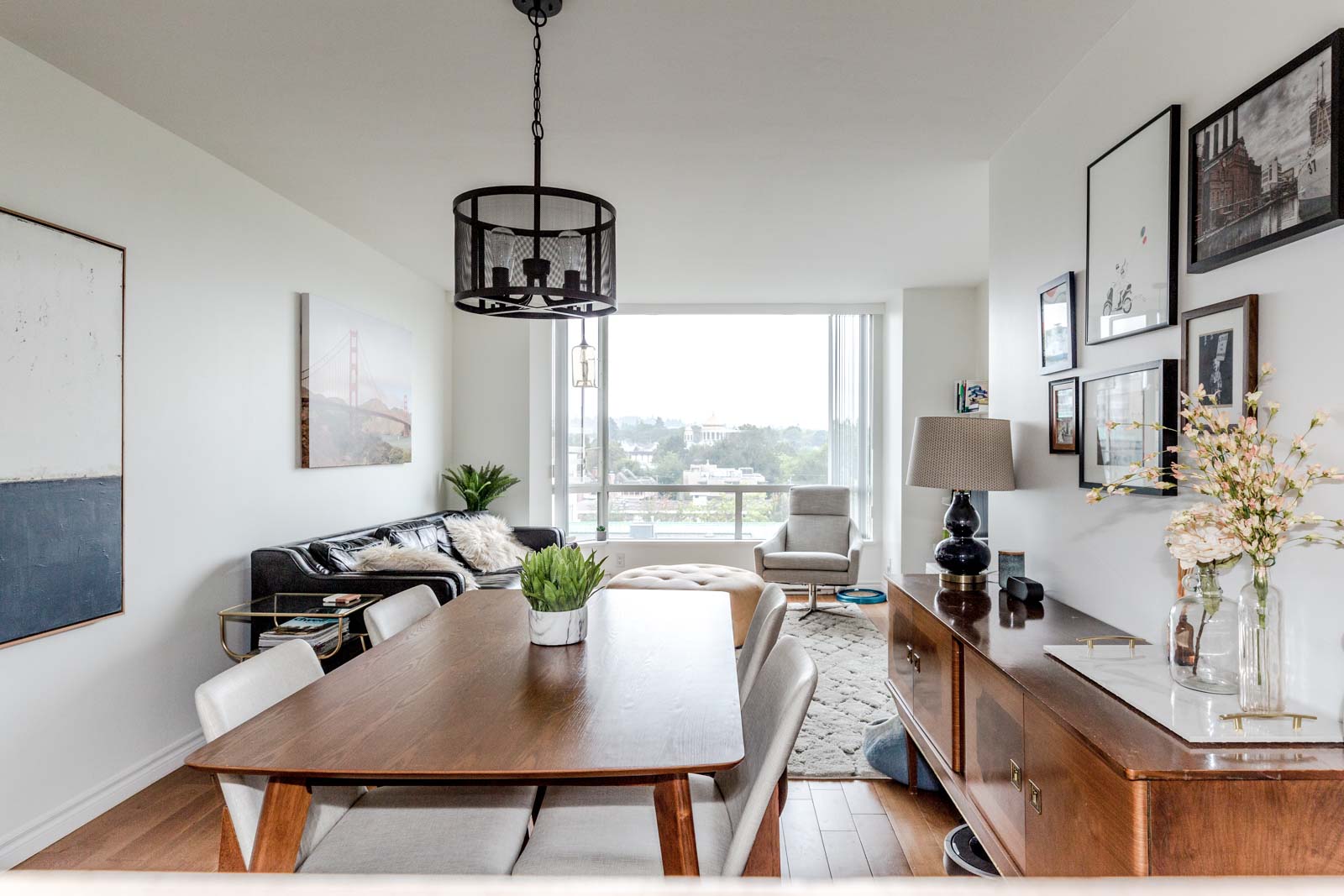 Kitchen table in Ash St Vancouver Rental Property