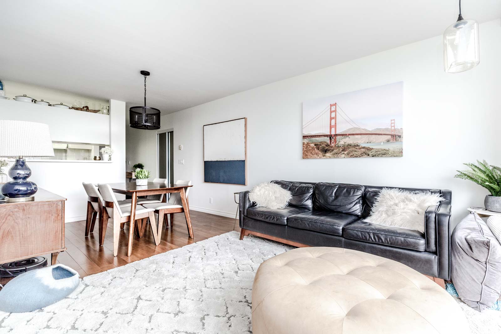 Living room in 2668 Ash Street condo