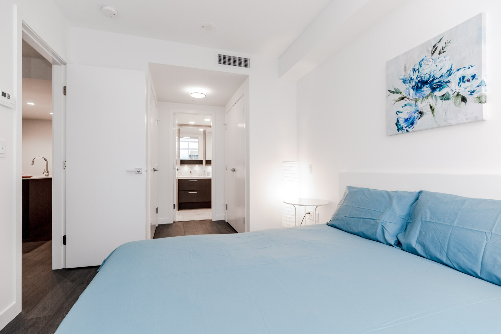 Bedroom with Ensuite in Richmond Condo Listed by Birds Nest Properties Property Management