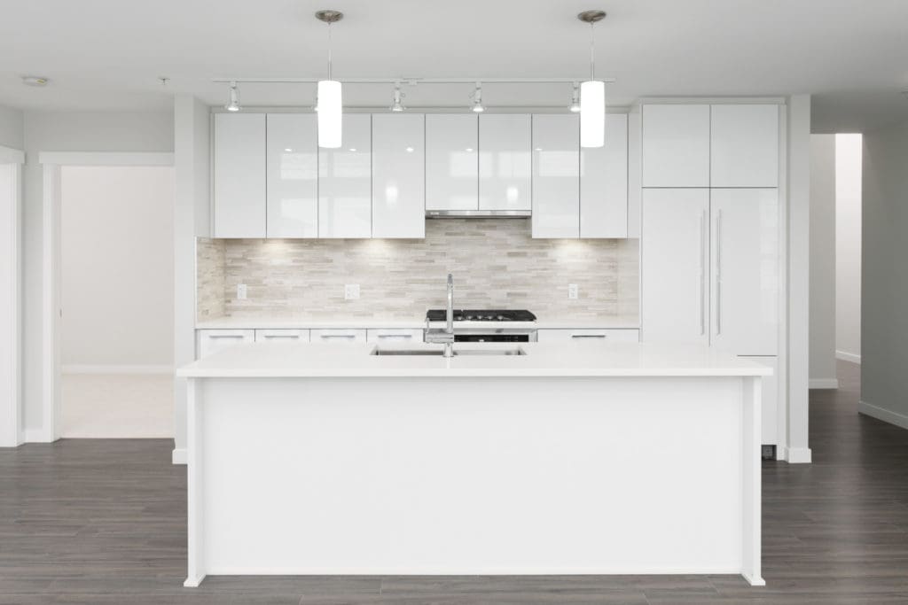 white kitchen in rental townhouse managed by birds nest properties in richmond