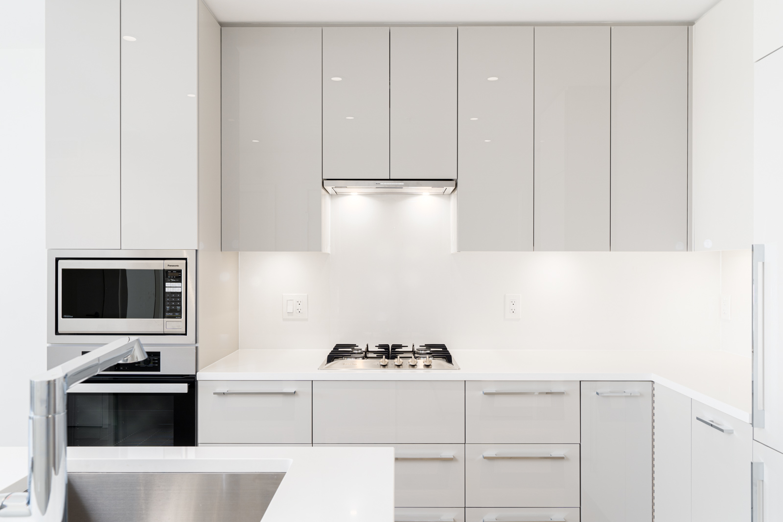 kitchen in rental condo with Birds Nest Properties property management in Vancouver