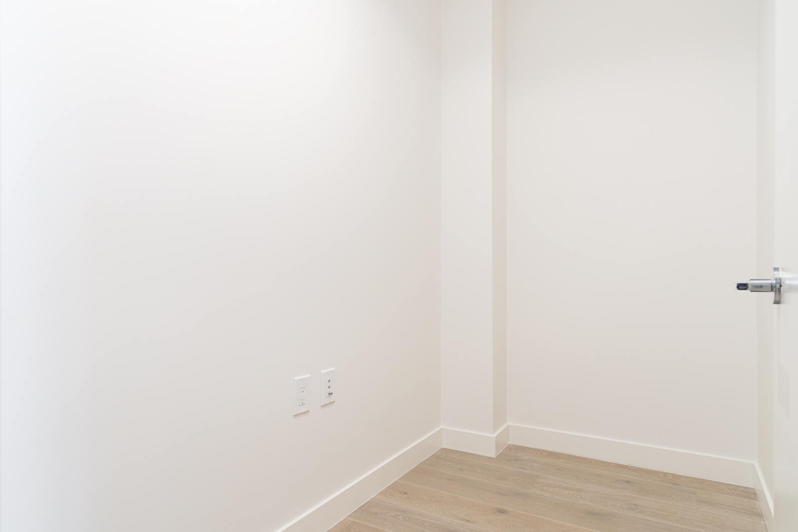 Den that can acts as a second bedroom or office