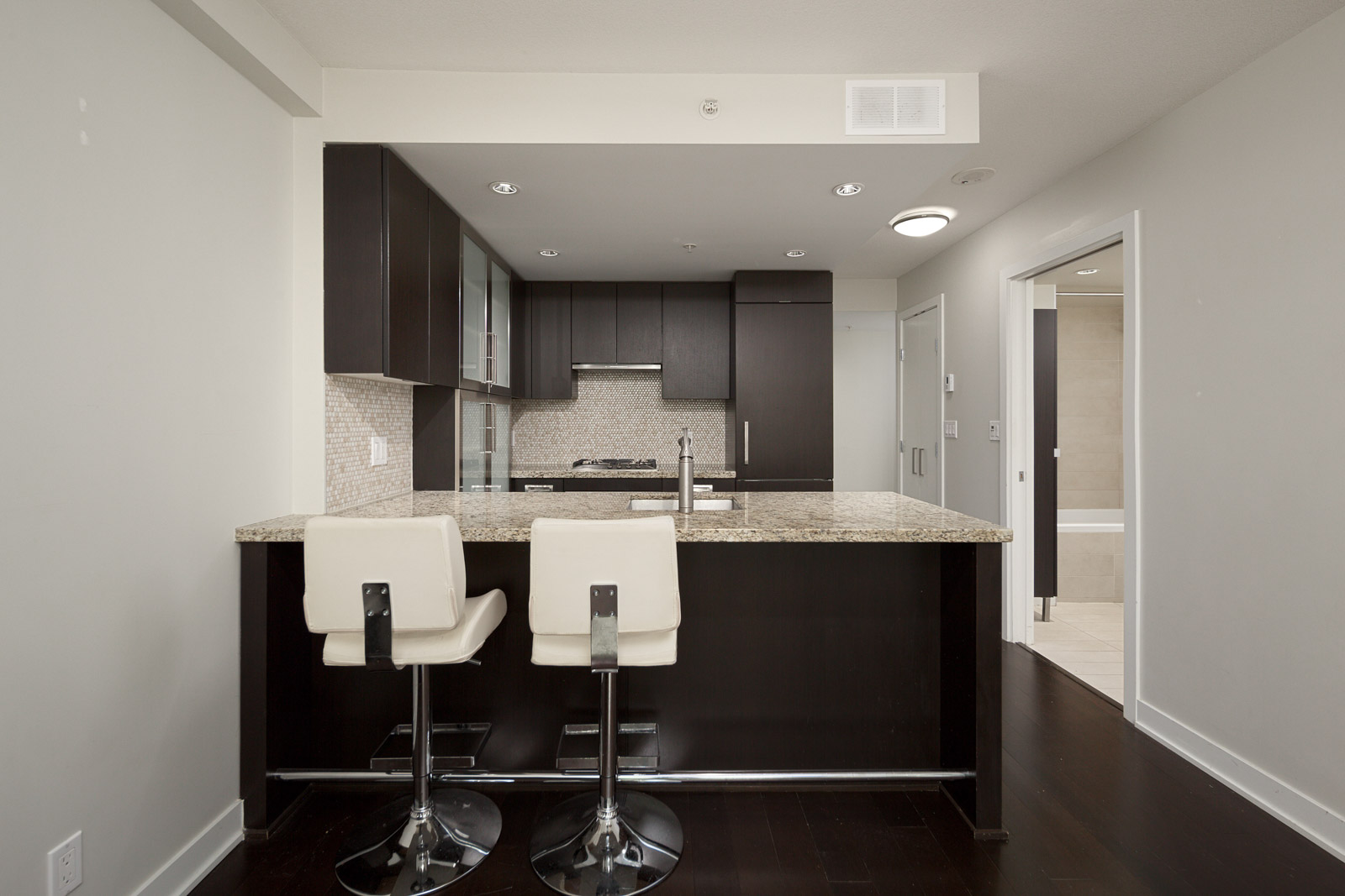 full kitchen in The Donovan