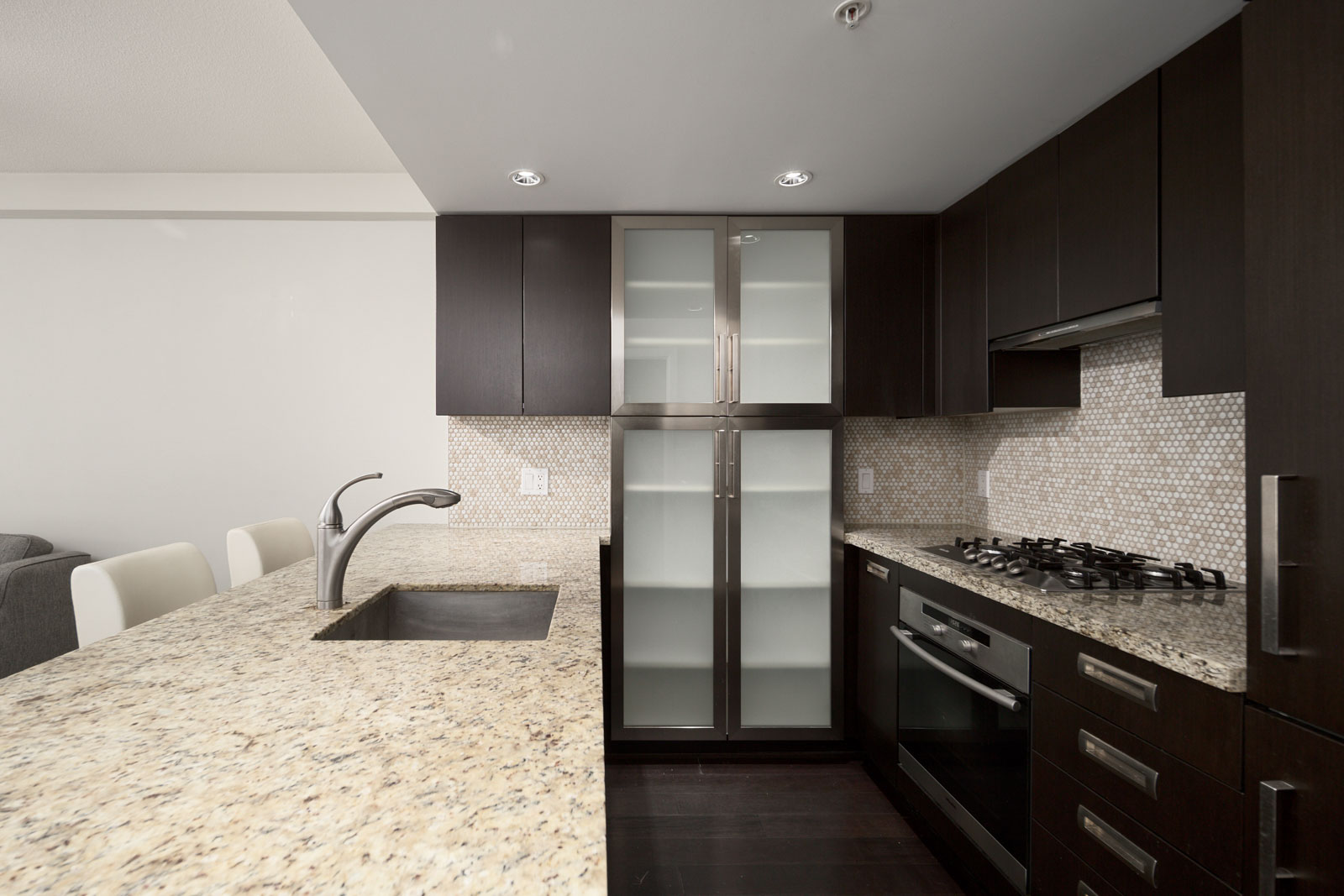 Kitchen with high end appliances managed by Birds Nest Properties