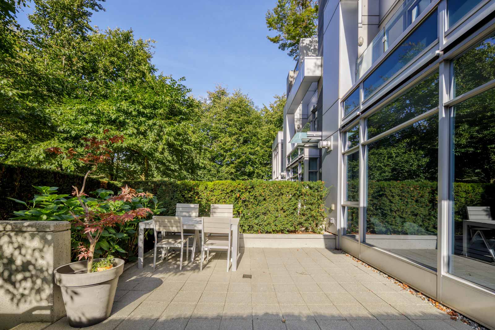 Private patio and garden of a Vancouver townhouse rental property managed by Birds Nest Properties